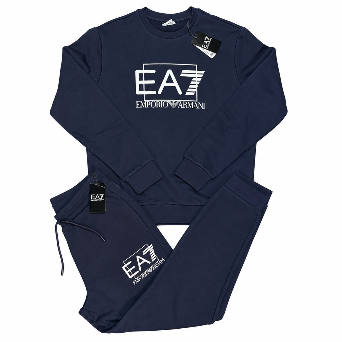 Conjunto EA7 azul marino sin gorro — vista frontal