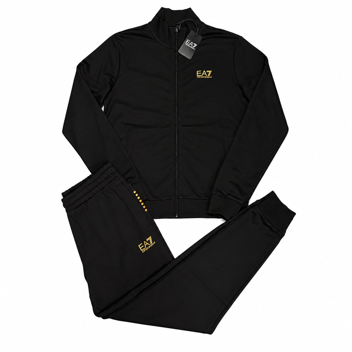 Conjunto EA7 negro con logo dorado — vista frontal