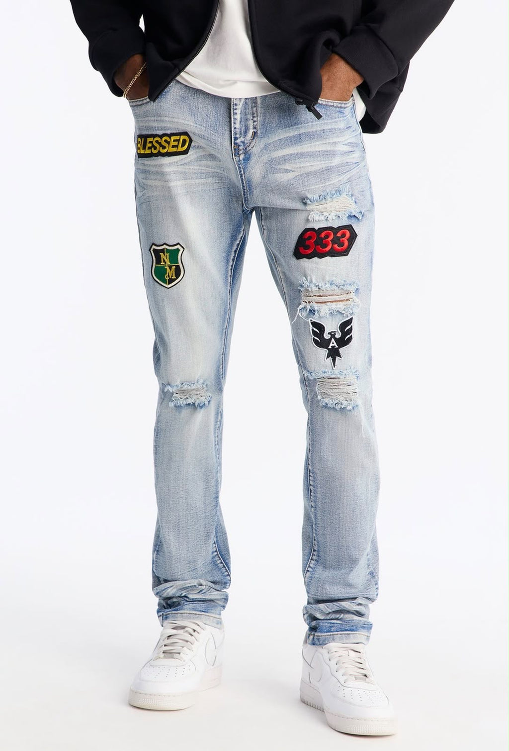 Jeans Fashion Nova azul claro con parches para hombre, vista frontal