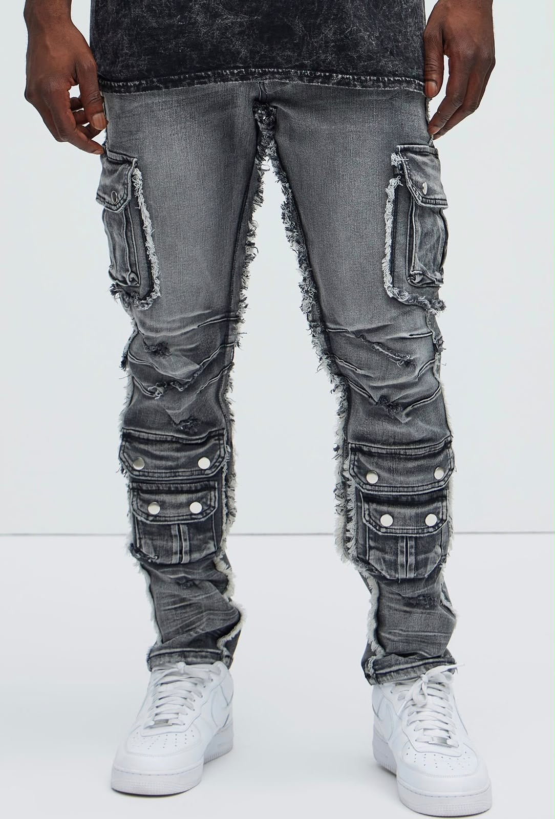 Jeans Fashion Nova gris cargo multipocket patchwork, vista frontal