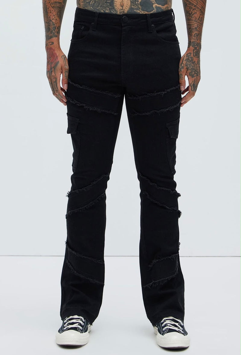 Jeans Fashion Nova negro cargo con costuras diagonales, vista frontal
