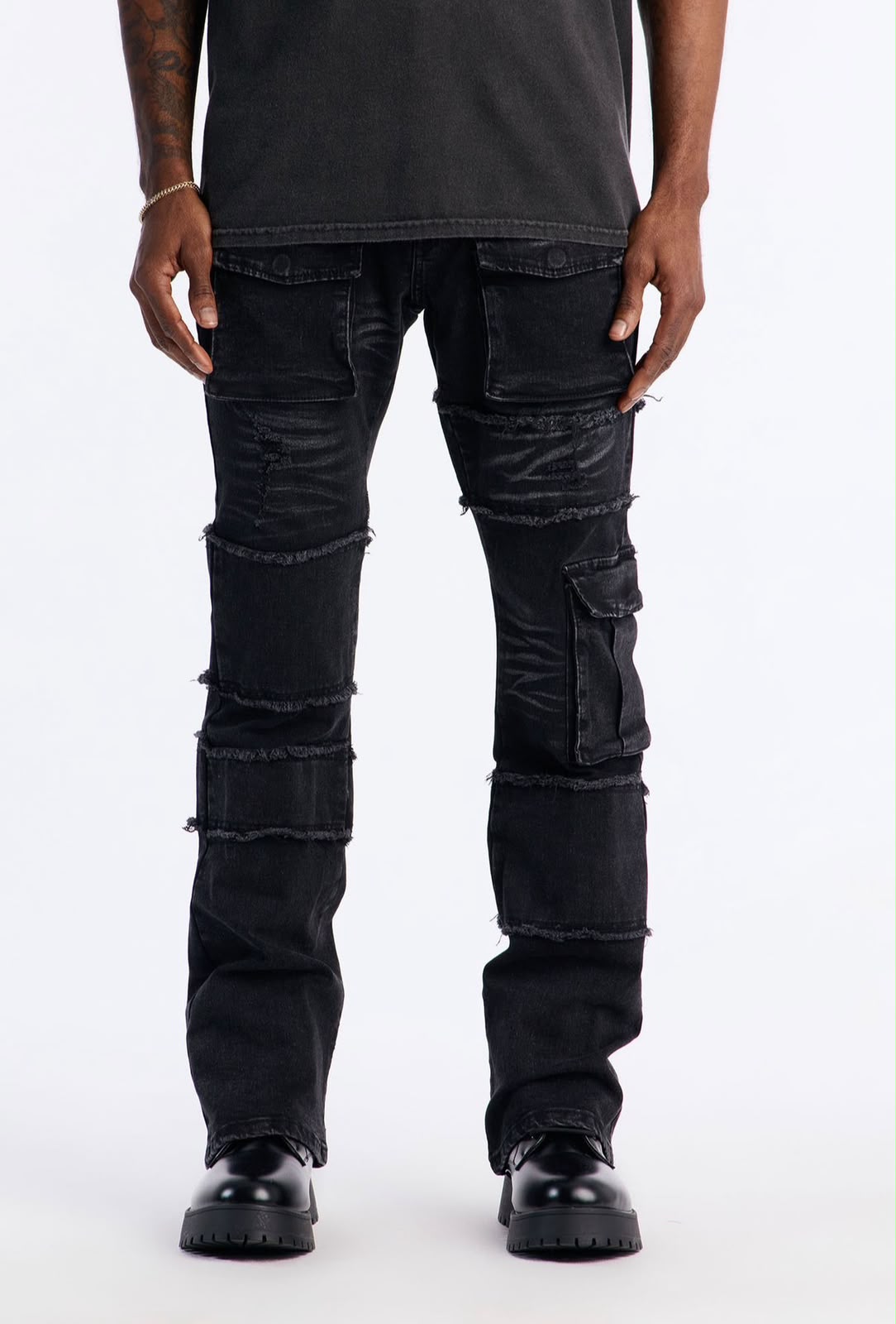 Jeans Fashion Nova negro cargo patchwork, vista frontal