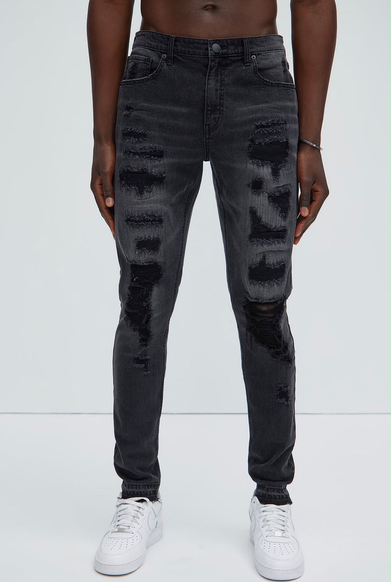 Jeans Fashion Nova negro desgastado para hombre, vista frontal