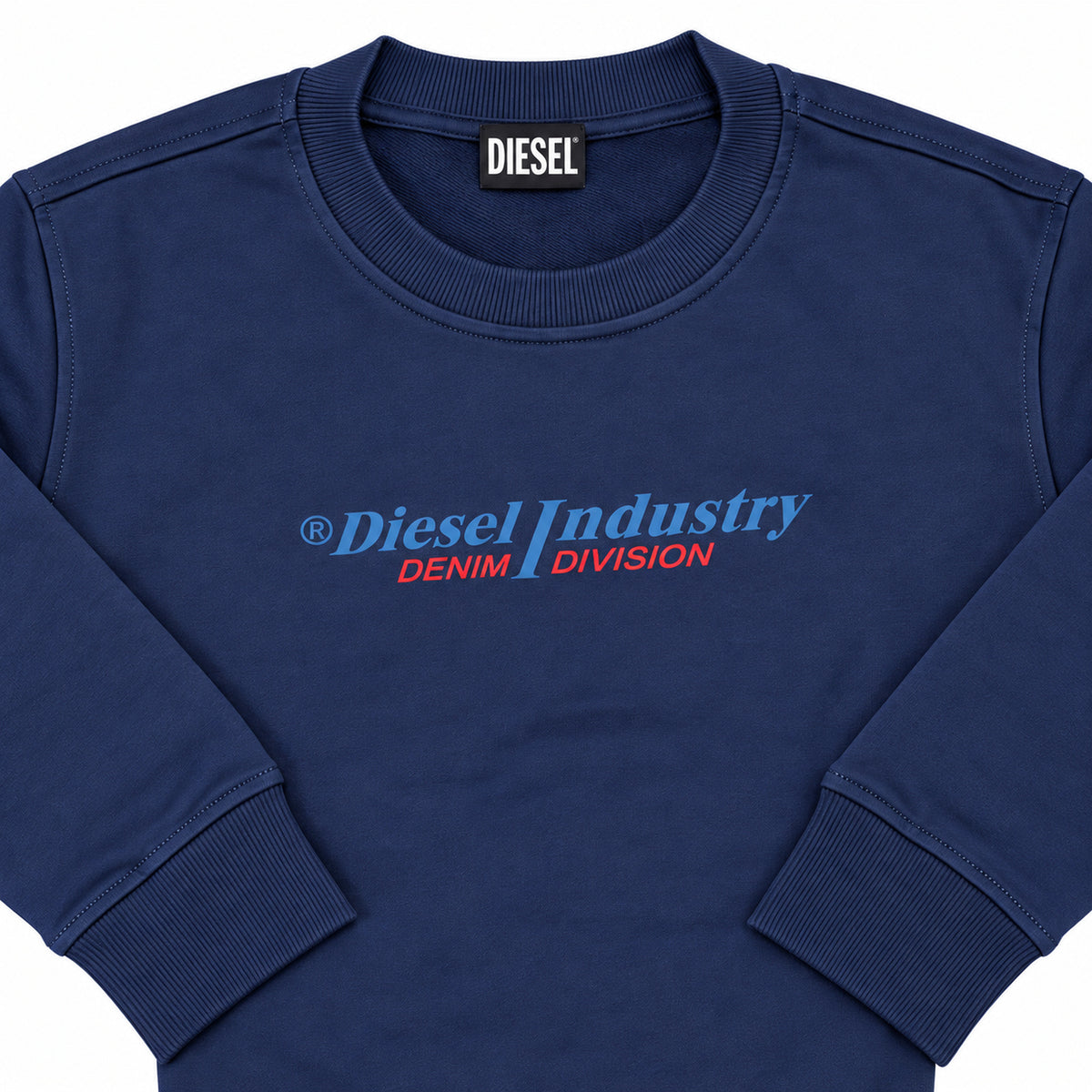 Polerón Diesel azul marino con letras en el pecho — detalle: puños