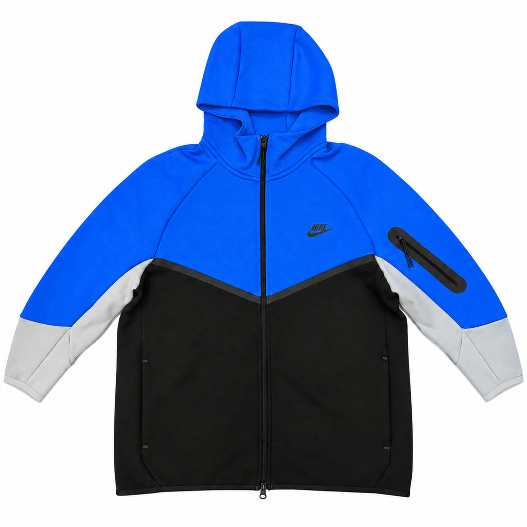 Polerón Nike Tech azul, negro y gris con cierre — detalle: logo del pecho