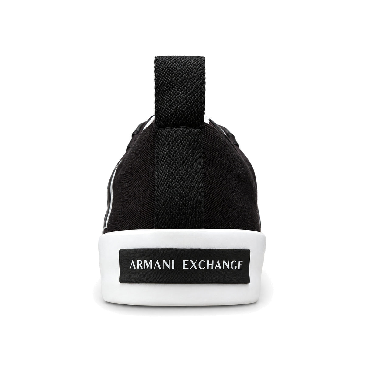 Zapatillas Armani Exchange negras con suela blanca, vista posterior